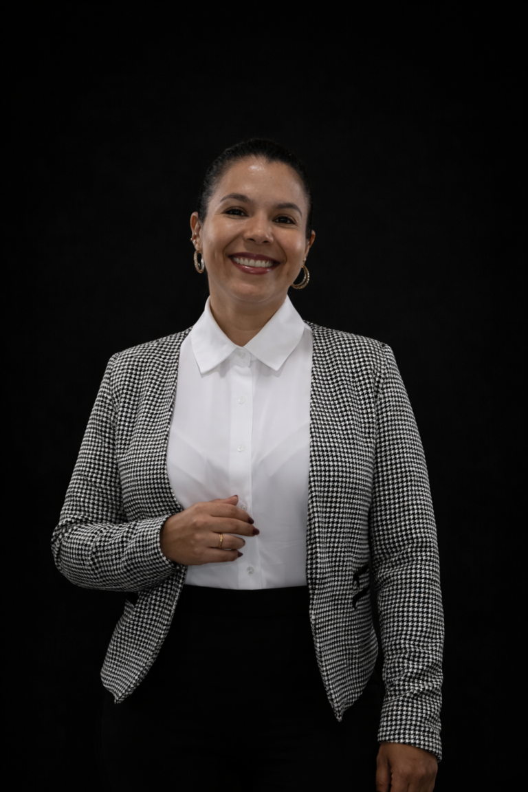 Retrato profesional con confianza y elegancia